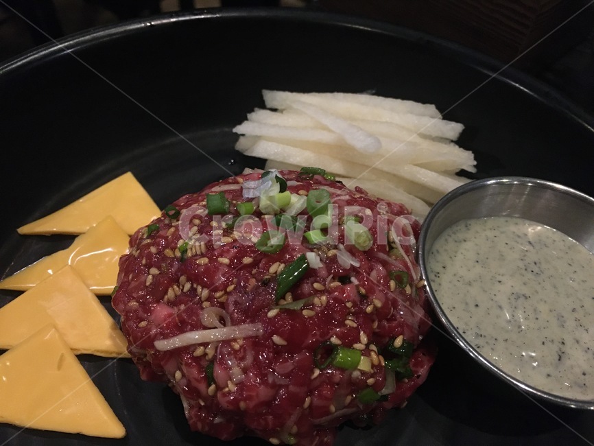 치즈,육회,소고기,배,소스,음식,요리