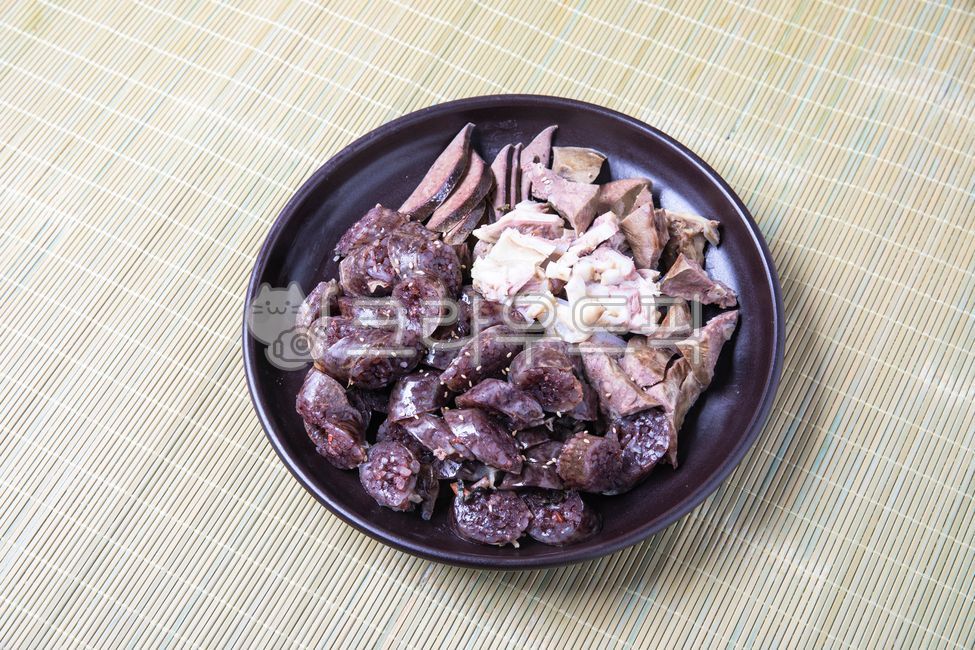 snack,pork,mationalsnack,food,meal,assortedsundae,Pork intestines,dessert,Assorted sundae,cooking,National snack,traditional food,snacks,sundae,traditionalfood