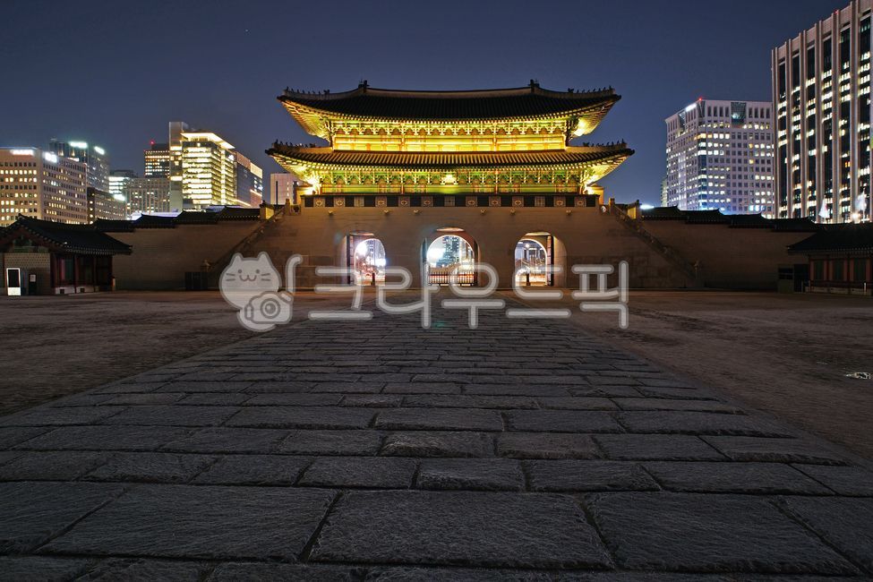 광화문,광화문야경,홍예문,남문,정문,경복궁,야경,밤,풍경,nightscape,night,landscape,랜드마크,landmark,tourist attraction,한국랜드마크,한국관광지,한국명소,korea landmark,korea tourist attraction