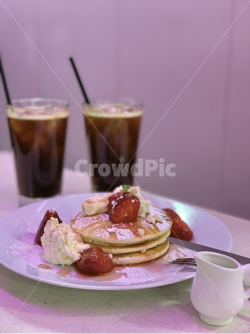 딸기,아메리카노,팬케이크,카페,빵,음식,식사,meal,food,bread,리코타치즈