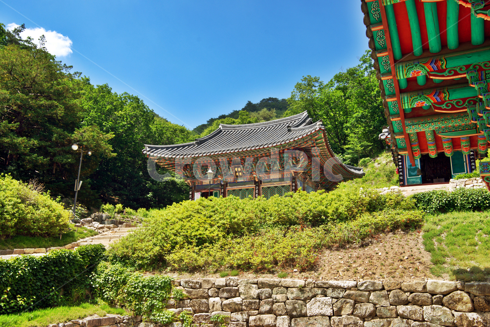 극락보전,아미타불,청평사,오봉산,춘천,법당,처마,한국전통,한국문화,korean traditional,korean culture,종교,신앙,religion,belief,faith,건축물,건물외관,exterior,building,structure,architecture,construction