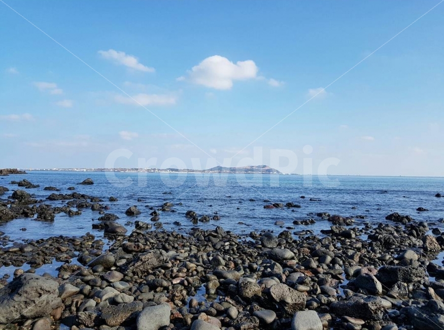 제주도,바다,풍경,감성,자갈,제주바다,하늘,자연,풍경,nature,landscape,해변,바다,beach,sea,제주도,jeju,jeju island,한국자연풍경,한국자연경관,korea nature landscape
