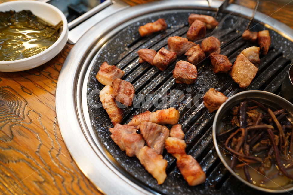 삼겹살,한식,고기,육류,육식,술안주,안주,먹거리,푸드,돼지,식사,구이,food,음식,식재료,요리,food,cook,meal,dishes,food reserves