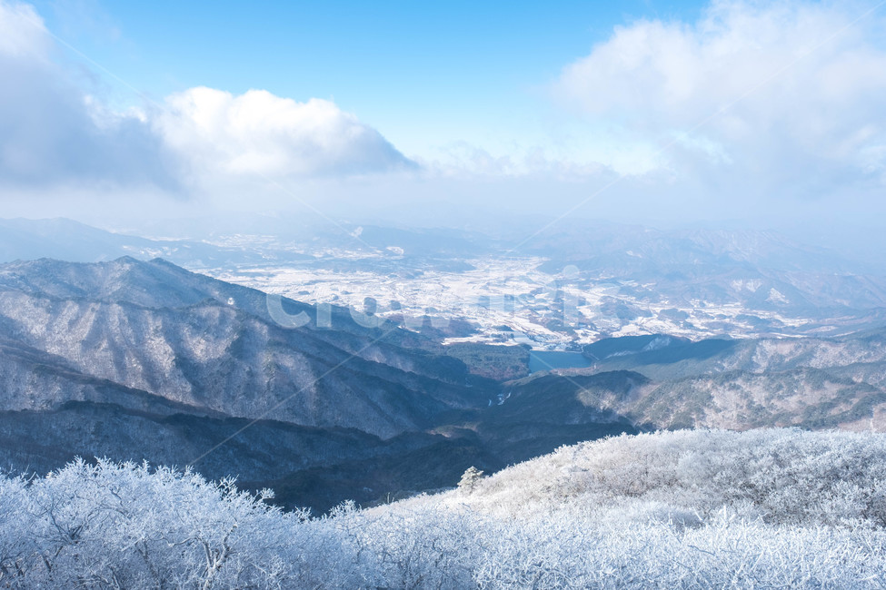 설경,산,겨울산,겨울,눈꽃,눈,등산,능선,추위,도전,하늘,구름,정상,흐림,덕유산,계절,winter,season,자연풍경,nature,landscape,한국자연풍경,한국자연경관,koreanaturelandscape,바람,흩날리다,무주,향적봉,상고대,눈보라,폭설,설산,설국,겨울,계절,winter,season,자연,풍경,nature,landscape,한국자연풍경,한국자연경관,korea nature landscape,mountain,outdoors,옥외,mountain range,산맥,ice,빙