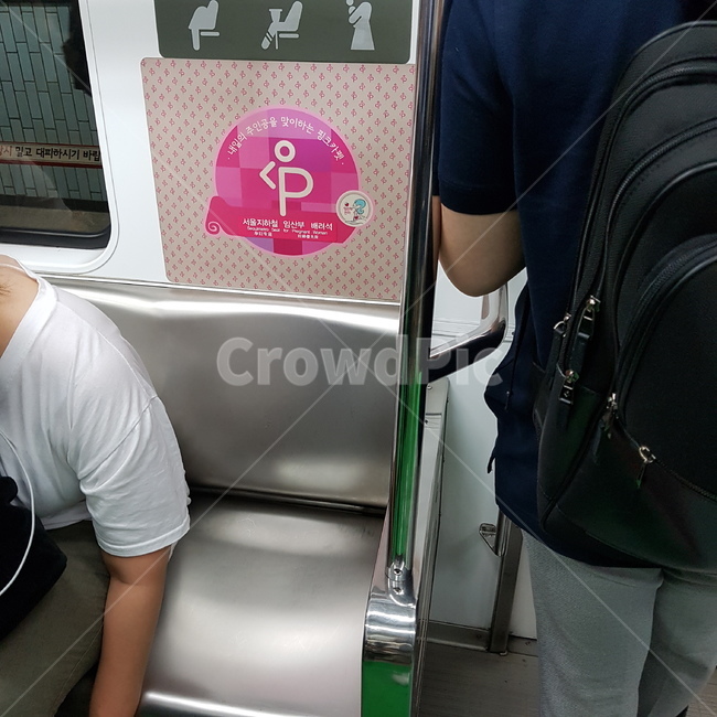 human,인간,person,사람,지하철,임산부,여성전용,에티켓,임산부전용,비워두기,공공,대중교통,배려
