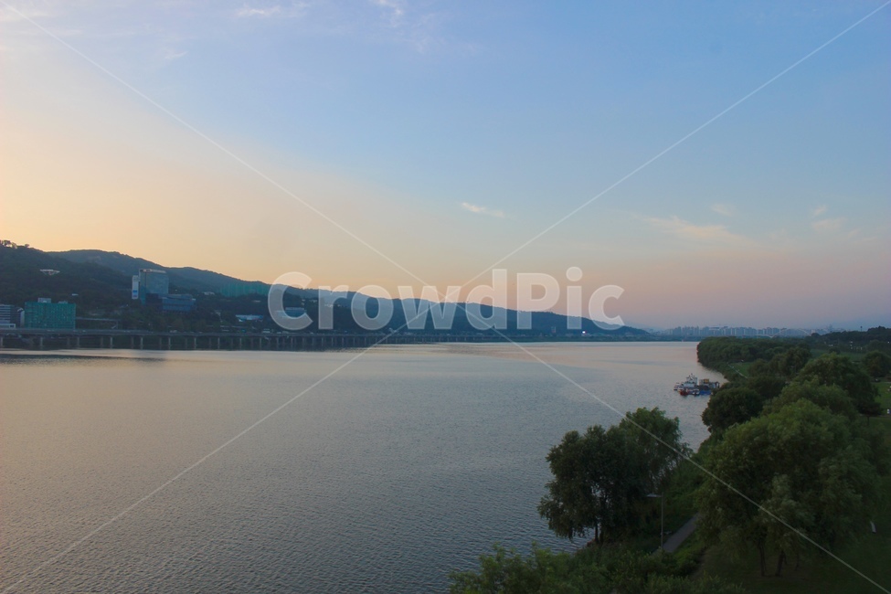 감정,도시,도심,야경,해질녘,sunset,한강,랜드마크,다리,풍경,야간,푸른,따뜻함,기분,emotion,sensible,feeling,파스텔,자연,풍경,nature,landscape,water,물,outdoors,옥외,land,땅