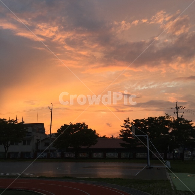 농구장,학교농구장,학교시설,학교운동장,여름노을,노을하늘,노을풍경,구름,하늘,노을,자연,풍경,nature,landscape