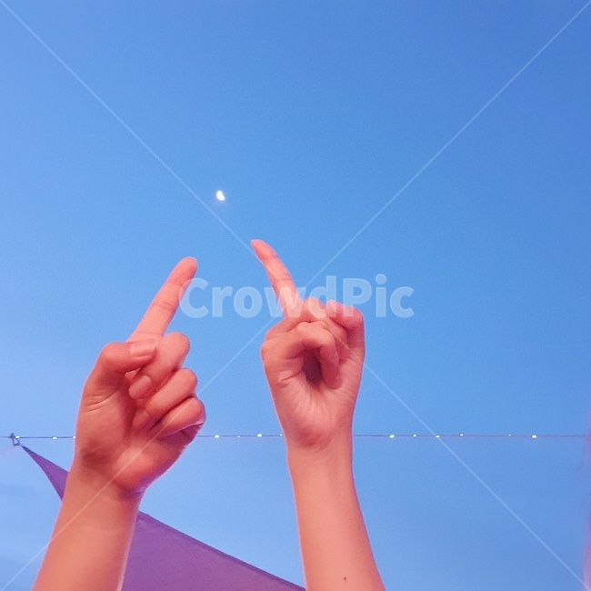 파란하늘,달,손가락,밤하늘,저녁하늘,작은달,sky