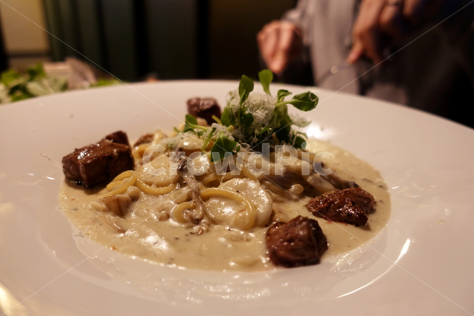 스테이크파스타,파스타,크림파스타,포크,creampasta,steakpasta,데이트,이탈리안레스토랑,restaurant,음식,식재료,요리,food,cook,meal,dishes,food reserves,면류,면요리,noodles,양식,서양음식,서양요리,western food,western dishes,western meal,western cook