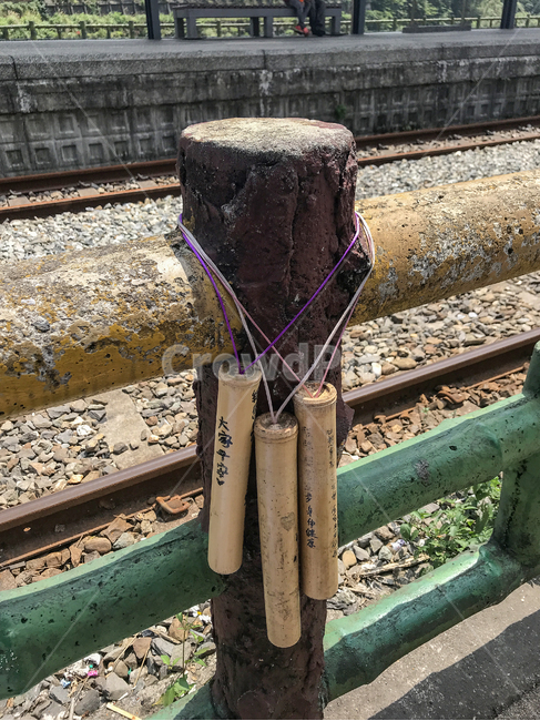 레일,철도,기찻길,교통,소원,야외,옥외,소원을빌다,대만,closeup,color,colorful,design,makeawish,nature,old,railroad,railroadtrack,shifen,taiwan,texture,vintage,wish,wooden