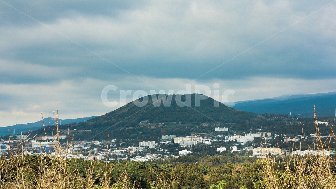 제주,제주도,하늘,흐림,한라산,산,전경,풍경,자연,자연,풍경,nature,landscape,한국자연풍경,한국자연경관,korea nature landscape,제주도,jeju,jeju island,outdoors,옥외,hill,언덕,mountain range,산맥,mountain