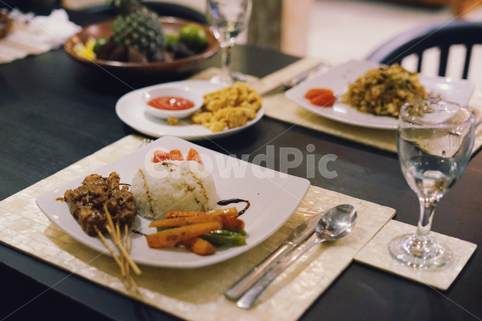 저녁,저녁식사,dinner,음식,food,발리,bali,발리전통음식,balinese,balinesefood,닭꼬치,chicken,밥,rice,테이블,table,테이블세팅,tablesetting,전통음식,traditionalfood,요리,cooking,음식,식재료,요리,food,cook,meal,dishes,food reserves