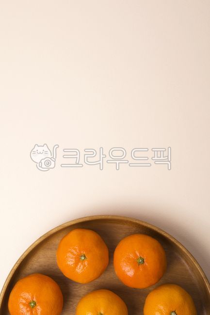 Tangerine,fruit,winter fruit,vitamin c,nukki,food,close up,space,blank,delicious,orange,orange color,fresh,freshness,background,backgrounds,wood,tree,tray,tray,peel,kernel,dessert,aerial shot
