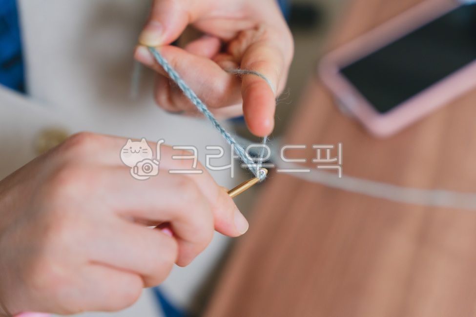 finger,hand knitting,making clothes,knitting,Making a scarf