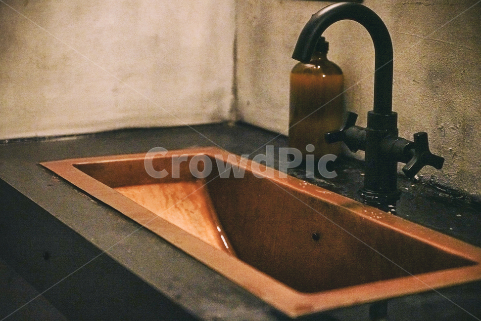 싱크수도꼭지,sinkfaucet,세면대,화장실,인테리어,감성사진,비누,soap