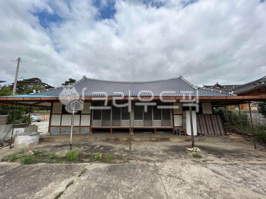 cloud,countryside scenery,yard,old house,Hanok,countryside,Thanksgiving