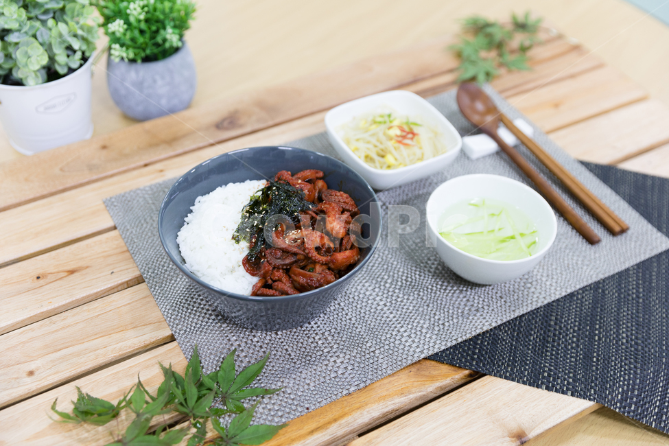 음식,쭈꾸미볶음,식사,안주,쭈꾸미,저녁식사,한식,korea,spicy,오징어볶음,식당,매콤,매운맛,red,맛집,고추장,고춧가루,식재료,요리,cook,reserves,수산물,해산물,fisheryproducts,seafood,한국음식,한국요리,food,dishes,korean,meal,koreancook,맛있다,먹다,맵다,소스,볶음,음식,식재료,요리,food,cook,meal,dishes,food reserves,한식,한국음식,한국요리,korean food,korean dishes,korean meal,korean cook
