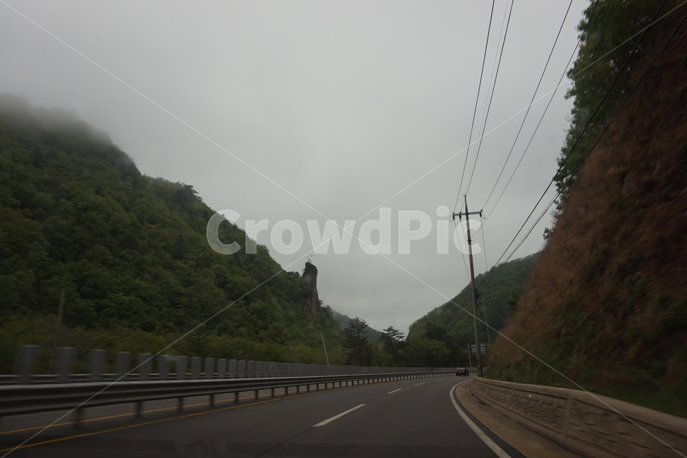 도로,산,구름,풍경,경치,교통,교통수단,traffic,transportation,road