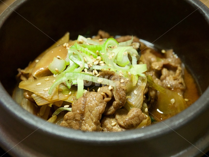 한국음식,식품,한국문화,음식,한국,배경,건강한식생활,웰빙,문화,아시아,아시아음식,접시,전통,한식,불고기,뚝빼기불고기,뚝빼기,소불고기,소고기,점심식사,음식,식재료,요리,food,cook,meal,dishes,food reserves,한식,한국음식,한국요리,korean food,korean dishes,korean meal,korean cook
