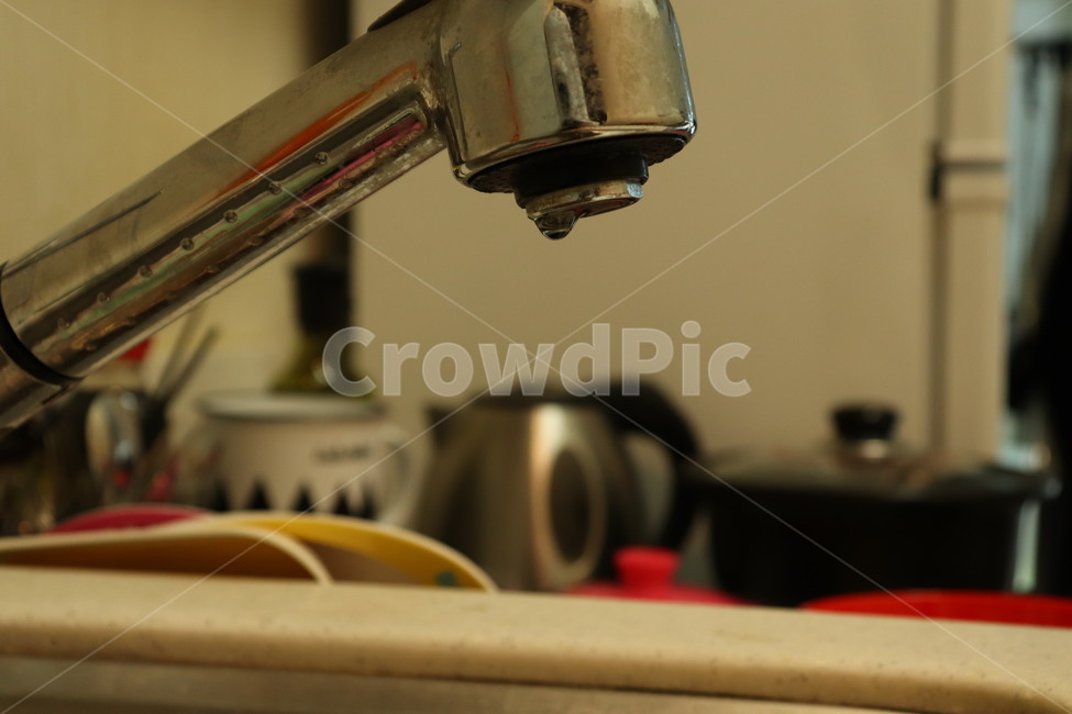 수도꼭지,물,부엌,싱크대,물방울,kitchen,faucet,수도,water,주방,키친,부엌,주방용품,요리도구,kitchen,kitchenware,cookroom,cookingutensil