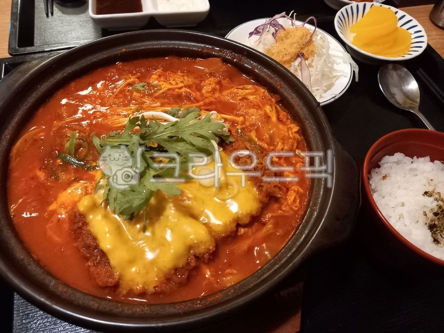 kimchi,japanese food,nabe,pork,food,tonkatsu,cutlet,chowder,pork cutlet