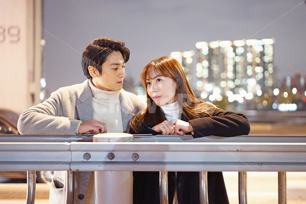 연인,커플,사랑,연애,couple,남녀,야간,야경,데이트,야경,밤,풍경,nightscape,night,landscape,사람,인물,인간,human,person,연인,커플,사랑,lover,couple,wood,나무,sitting,좌석