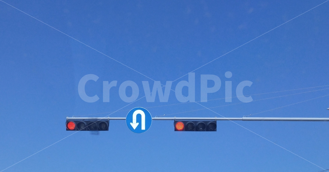 신호등,빨간색,녹색,주황색,유턴,정지,하늘,구름,파란하늘,교통,교통수단,traffic,transportation,light,빛