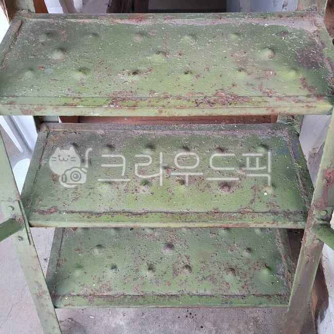 계단,stairs,녹,철계단,철,쇠,파손