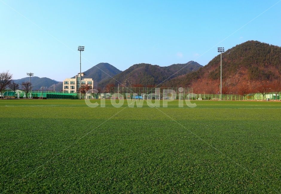 풍경,하늘,산,축구장,잔디,시골,오후,sky,mountain,grass,soccerfield,자연,풍경,nature,landscape,plant,식물,lawn