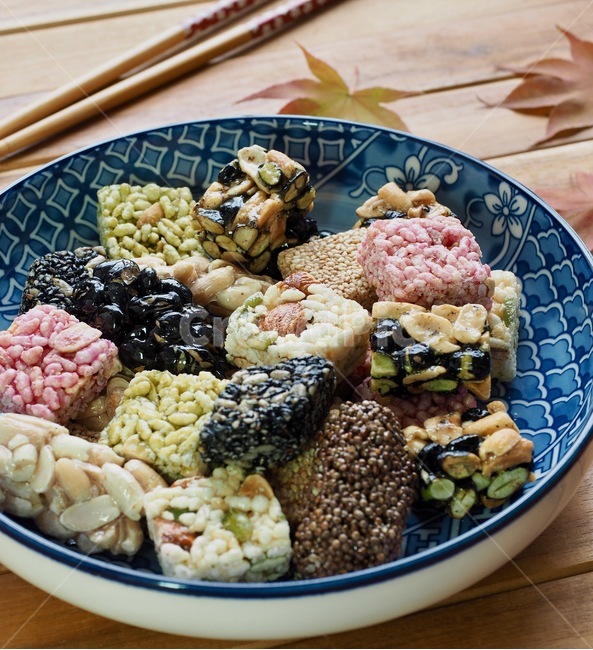 강정,한국음식,식품,한식,한국문화,한국,배경,음식문화,웰빙,문화,아시아,아시아음식,접시,전통,설날,추석,음식,추석음식,설날음식,명절,명절음식,koreanfood,korea,koreanculture,food,background,foodculture,wellbeing,culture,asia,asianfood,dish,tradition,한국과자,전통과자,과자,한과,한국전통과자,간식,후식,스낵,음식,식재료,요리,food,cook,meal,dishes,food reserves,한식,한국음식,한국요리,korean food,korean dishes,korean meal,korean cook