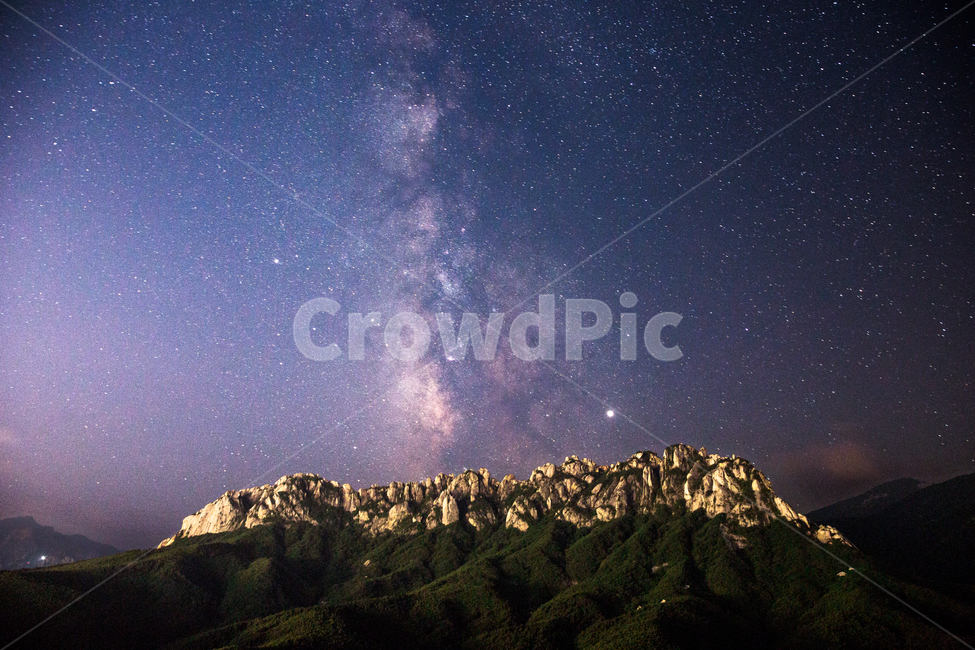 은하수,울산바위,밤하늘,별,설악산,야경,밤,풍경,nightscape,night,landscape,nature,자연,outdoors,옥외,nebula,성운,astronomy,천문학,universe,우주,outer space,대기권 밖