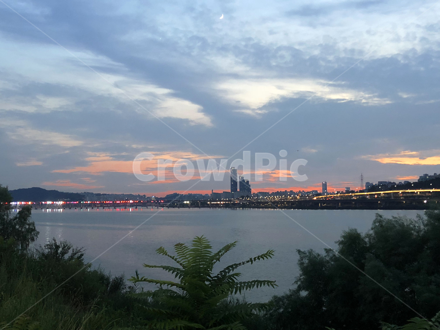 한강,hanriver,서울,seoul,city,도시,cityline,nature,자연,outdoors,옥외,sky,하늘,핑크,저녁,일몰,컬러풀,coloreful,evening,황혼,sunset,pink,tree,skan,building,빌딩,노을,glow