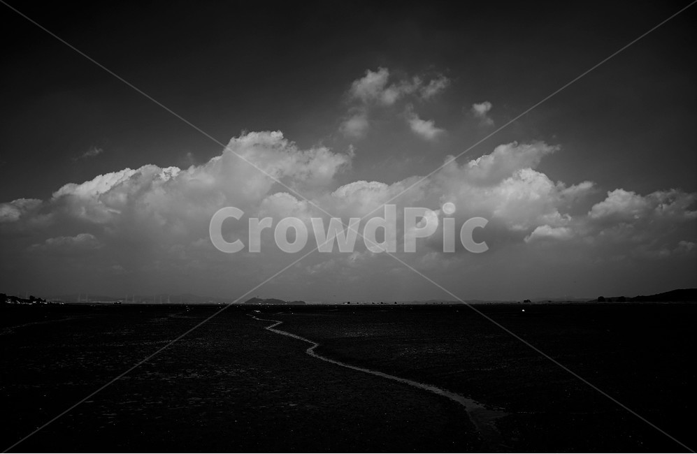 갯골,바다,썰물,물길,흑백,모노,자연,풍경,nature,landscape,감성,sensible,feeling,흑백,모노톤,monochrome,black and white,weather,날씨,cumulus,적운,outdoors,옥외,cloud,구름,sky,하늘