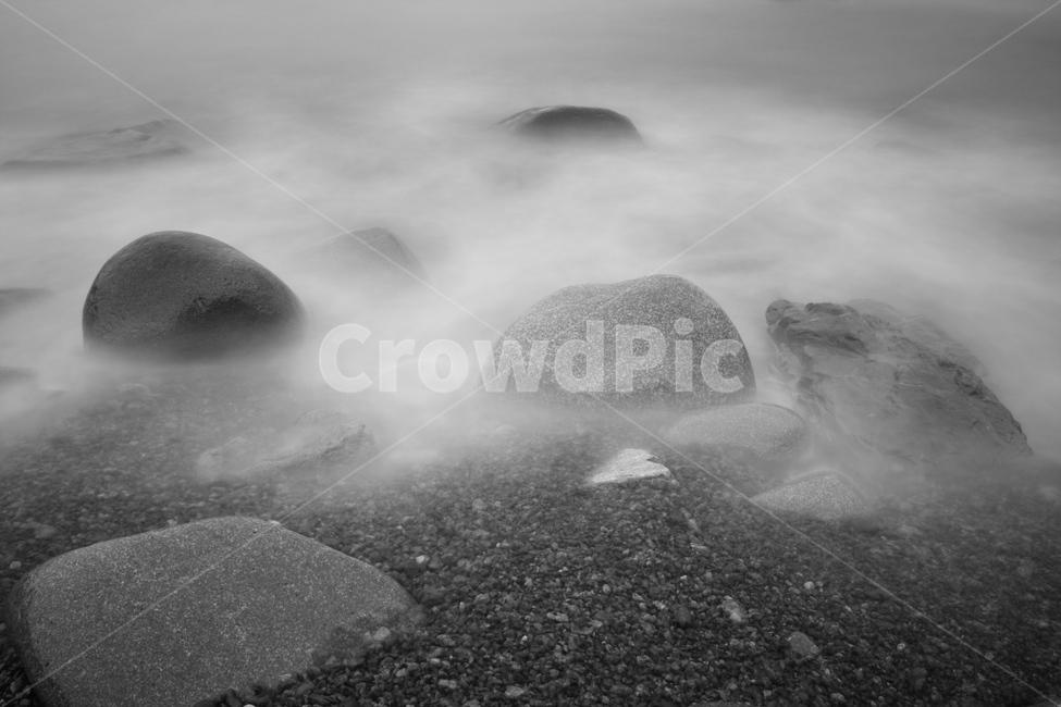 바다,몽돌,해안,자연,장노출,자연,풍경,nature,landscape,흑백,모노톤,monochrome,black and white,weather,날씨,outdoors,옥외