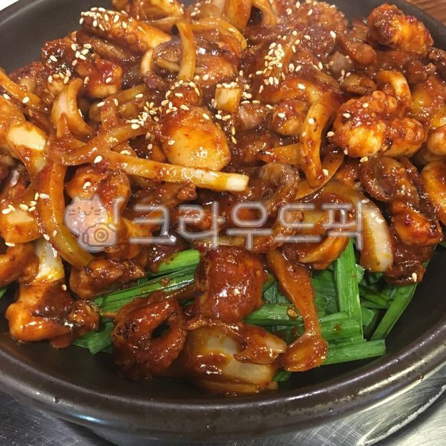 Spicy seasoning,red seasoning,Webfoot octopus,Stirfried Octopus,food,meal,dish,chives,sesame,Seasoned Octopus,spicy food