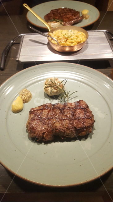 레스토랑,스테이크,소고기,만찬,식사,음식,식재료,요리,food,cook,meal,dishes,food reserves,육류,고기,meat,양식,서양음식,서양요리,western food,western dishes,western meal,western cook