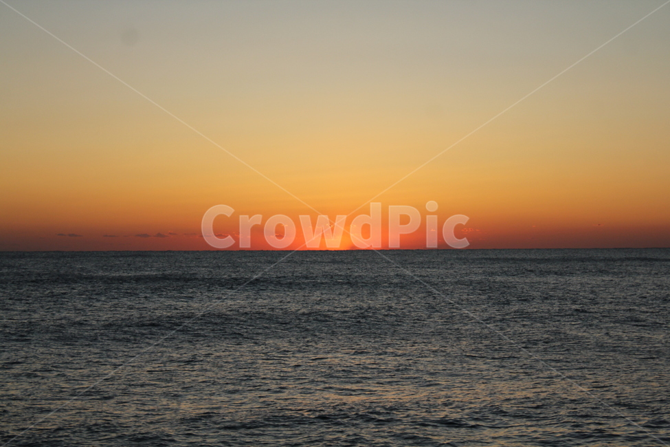 해돋이,바다,수평선,일출,sun,sea,자연,풍경,nature,landscape,outdoors,옥외,dusk,황혼,sunset,일몰,sky,하늘,dawn,새벽,red sky,붉은 하늘