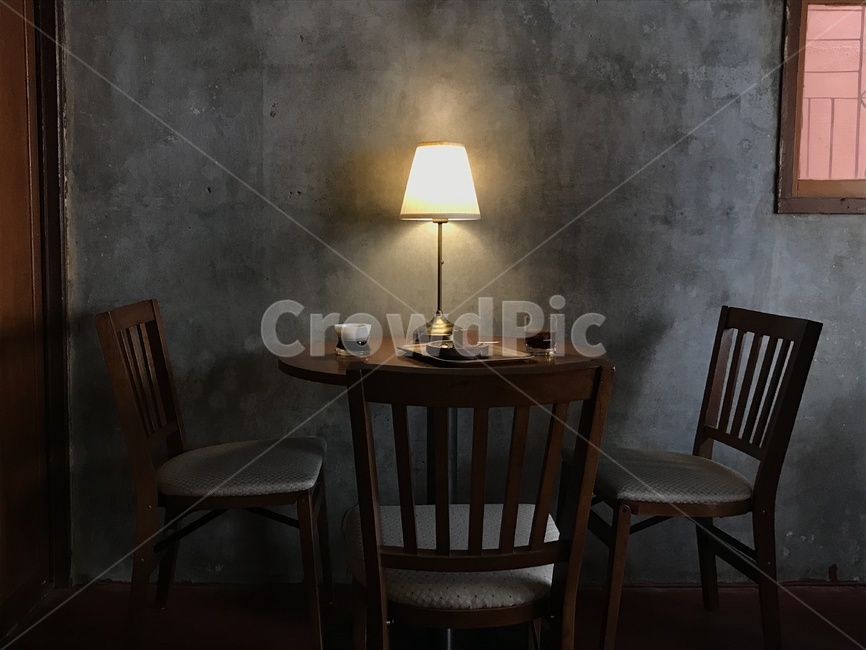 카페,테이블,조명,의자,방,커피,감성사진,cofffee,실내,인테리어,cafe,분위기,가구,빈자리,인테리어,실내디자인,interior design