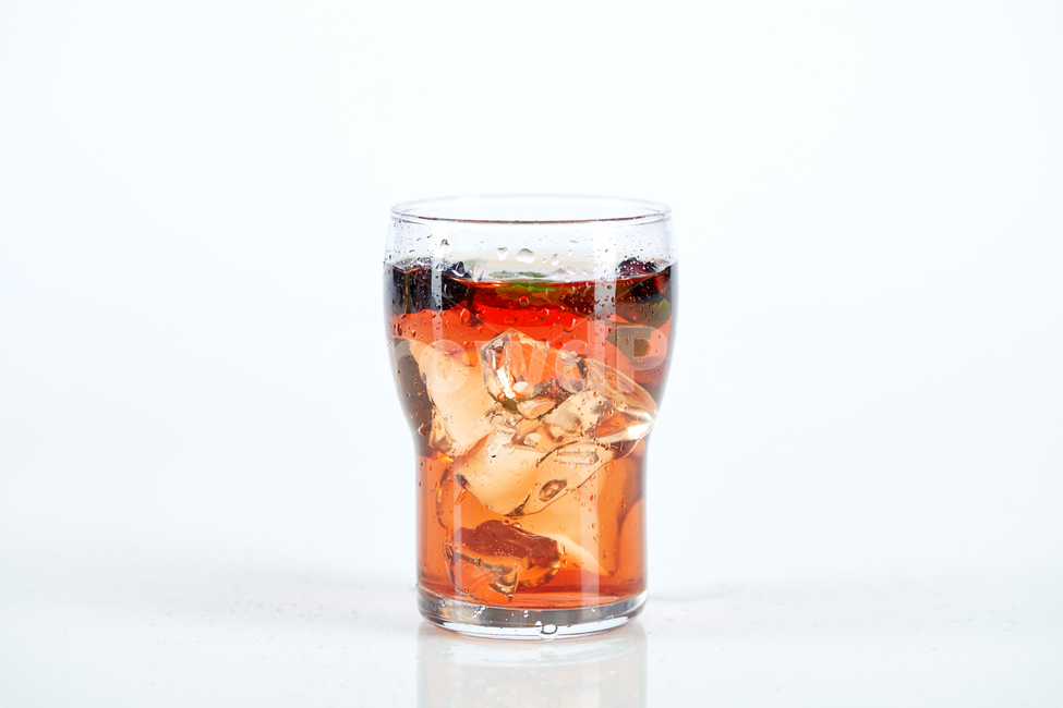 차,티,컵,침출차,화이트,흰색,유리잔,음료,음료수,아이스,얼음,투명컵,glass,유리,drink,마실것,시원한,빨강,음료수,drink,beverage