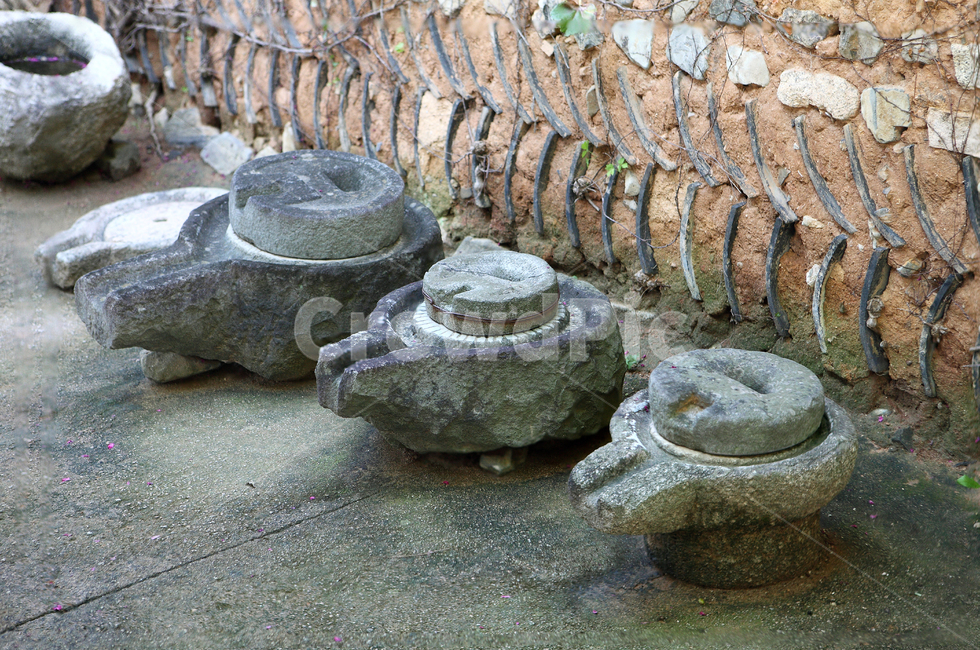 맷돌,곡물,가루,농기구,두부,한국전통,한국문화,korean traditional,korean culture,사물,물건,오브젝트,thing,object,matter