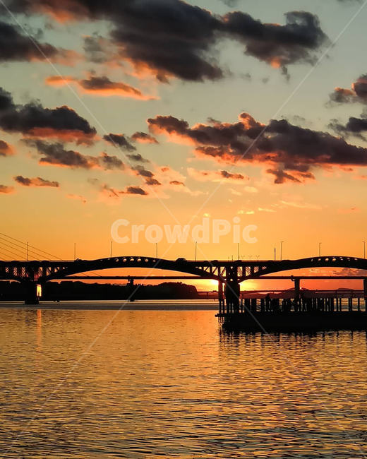 water,물,waterfront,워터프론트,person,서울,seoul,한강,hangang,hanriver,다리,bridge,성산대교,노을,석양,저녁,해질녘,sunset,evening,orange,하늘,sky,구름,cloud