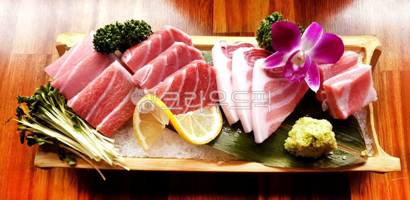 참치,신선한회,회,고급요리,참치회,참치부위별,부위별회,특별한음식,특별한요리,데코레이션,참치요리