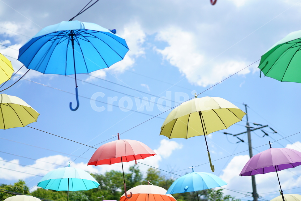 umbrella,우산,canopy,무지개,무지개색,하늘,구름,풍경,감성사진