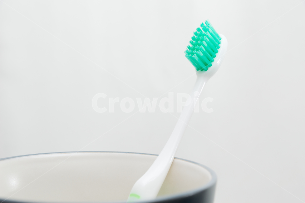 컵,칫솔,양치,치아,관리,치과,솔,미백,입,세척,의료,욕실,건강,습관,규칙적인,생활,뷰티,컨셉,컨셉트,콘셉,콘셉트,누끼,연출,헬스,컬러,색,이,구강,의학,치료,진료,건강관리,충치예방,헬스케어,욕실용품,흰,화이트,배경,이미지,배경이미지,청결,칫솔질,양치질,세면도구,사물,위생,정물,깨끗한,스튜디오,브러쉬,브러시,보건,아침,모닝,플라스틱,제품,건강,헬스웨어,헬스케어,healthware,health care,사물,물건,오브젝트,thing,object,matter,누끼,remove background