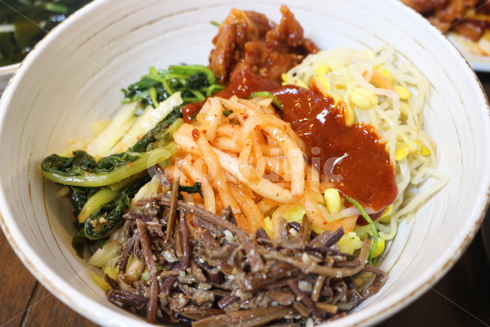 비빔밥,제육비빔밥,나물비빔밥,열무비빔밥,생채비빔밥,음식,식재료,요리,food,cook,meal,dishes,food reserves