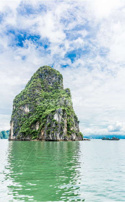 cloud,sky,ocean,nature,Halong Bay,world cultural heritage,sight,vietnam,Tourist destination,Uninhabited island