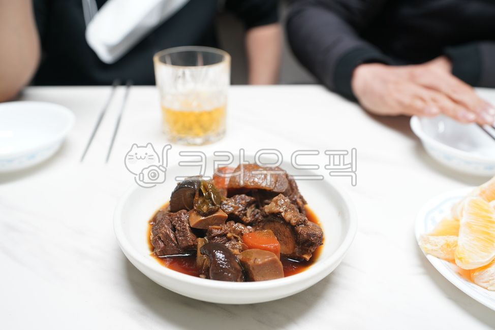 갈비찜,한식,고기,갈비,소고기,그릇,식사,안주,먹거리,요리,당근,육류,육식,food