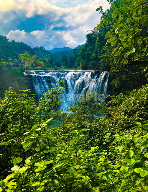 waterfall,폭포,옥외,outdoors,자연,nature,물,water,대만,스펀,스펀폭포,나무속폭포,그림같은,자연,풍경,nature,landscape,river,강