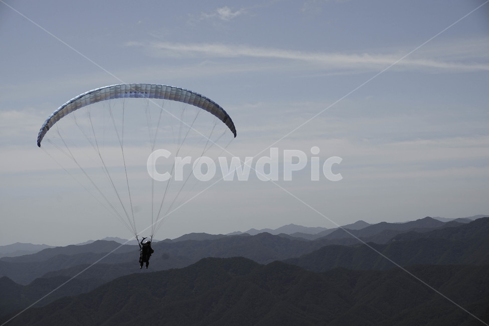 패러글라이딩,자연,풍경,자유,하늘,fly,landscape,activity,background,blue,extreme,flight,freedom,glider,green,korea,mountain,nature,parachute,paraglide,paragliding,people,pilot,sky,sport,sports,summer,travel,two,white,wing,사람,인물,인간,human,person,여행,휴가,traveling,vacation,trip,스포츠,레저,운동,sports,leisure,exercise