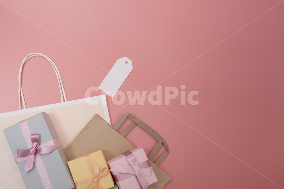 gift,gift box,paper bag,ribbon,tag